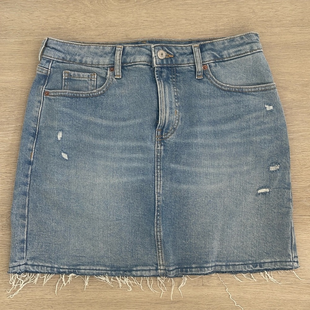 Old Navy Jean skirt with pockets